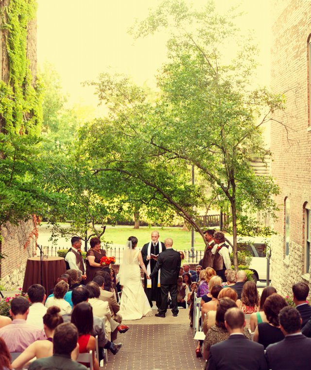 nashville wedding, oudoor, downtown, bride, groom, aisle, ceremony